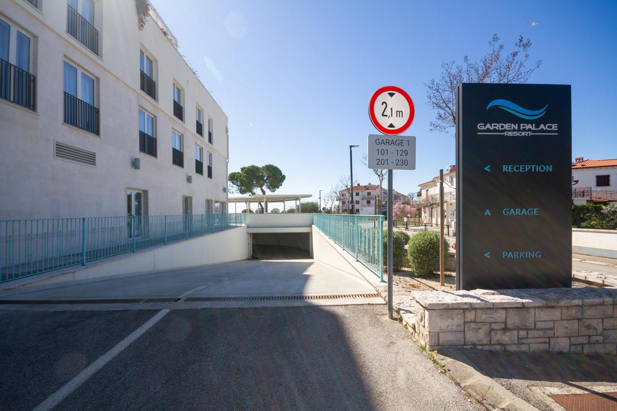 The Garden Palace Umag By Locap Group Экстерьер фото